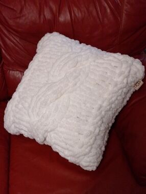 UGG White Cable Knit Throw Pillow Case Stunning Soft Chunky Yarn